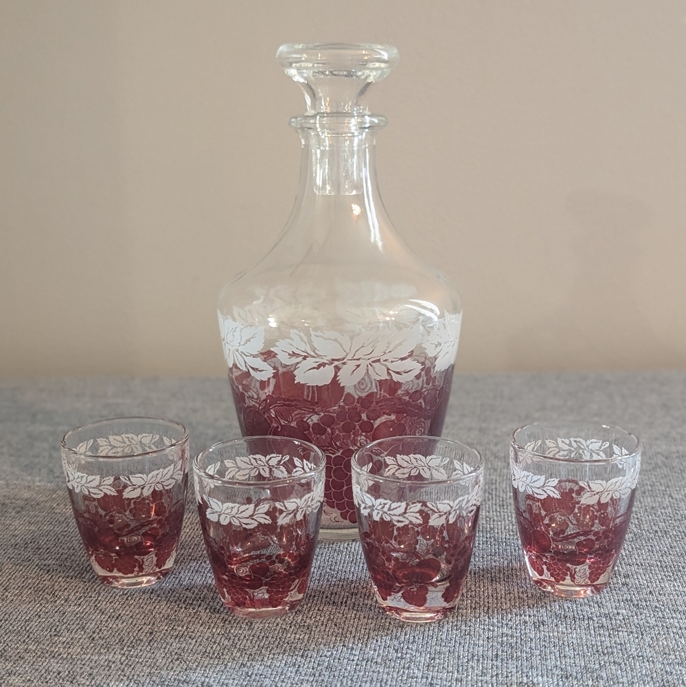 Sherry Cordial with Stopper and 4 Shot Glasses, Red/Pink and White Berry Pattern